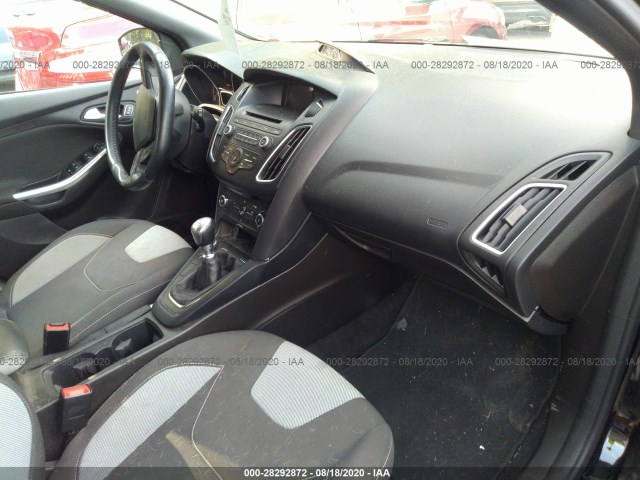 Photo 4 VIN: 1FADP3L94GL266581 - FORD FOCUS 