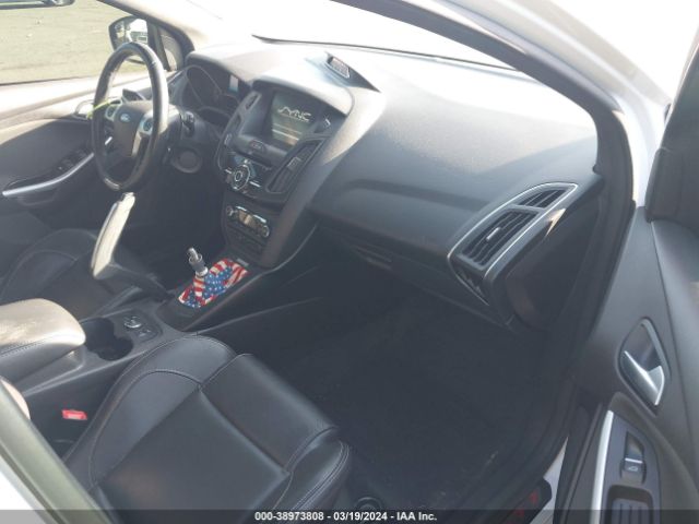 Photo 4 VIN: 1FADP3L95DL227896 - FORD FOCUS ST 