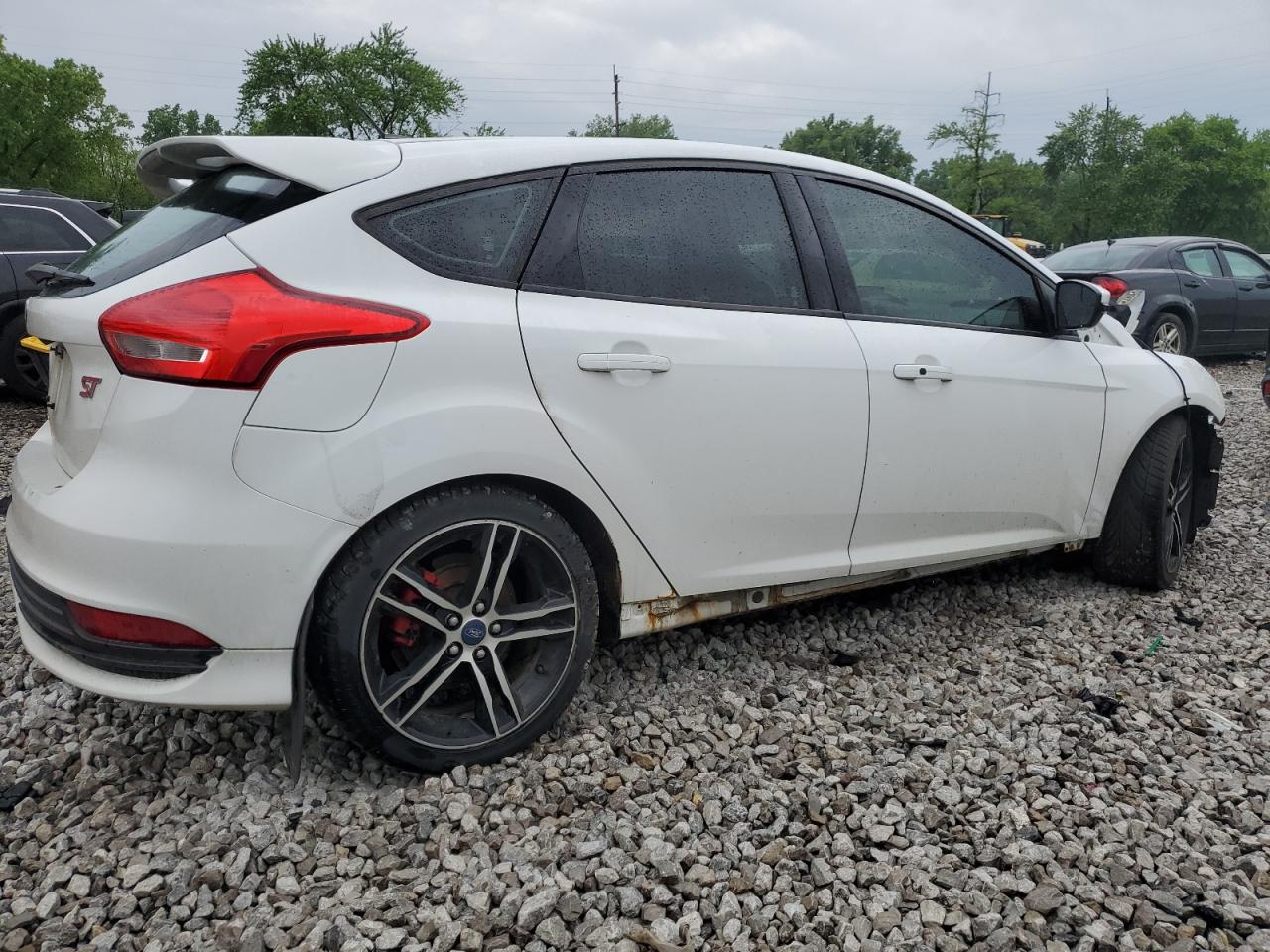 Photo 2 VIN: 1FADP3L95GL209855 - FORD FOCUS 