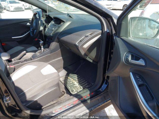 Photo 4 VIN: 1FADP3L95HL301324 - FORD FOCUS 