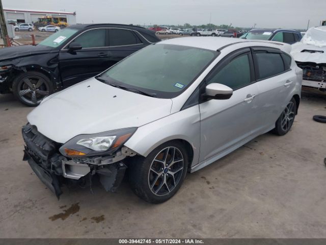 Photo 1 VIN: 1FADP3L96DL349943 - FORD FOCUS 