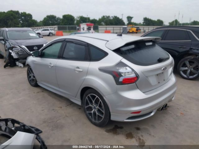 Photo 2 VIN: 1FADP3L96DL349943 - FORD FOCUS 