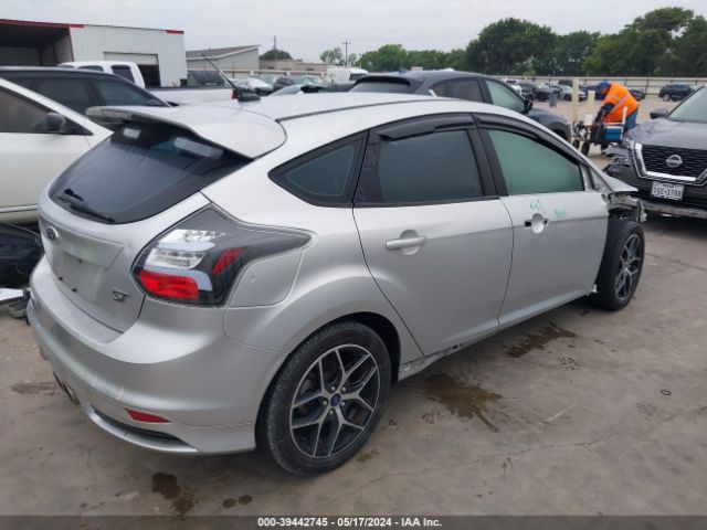 Photo 3 VIN: 1FADP3L96DL349943 - FORD FOCUS 