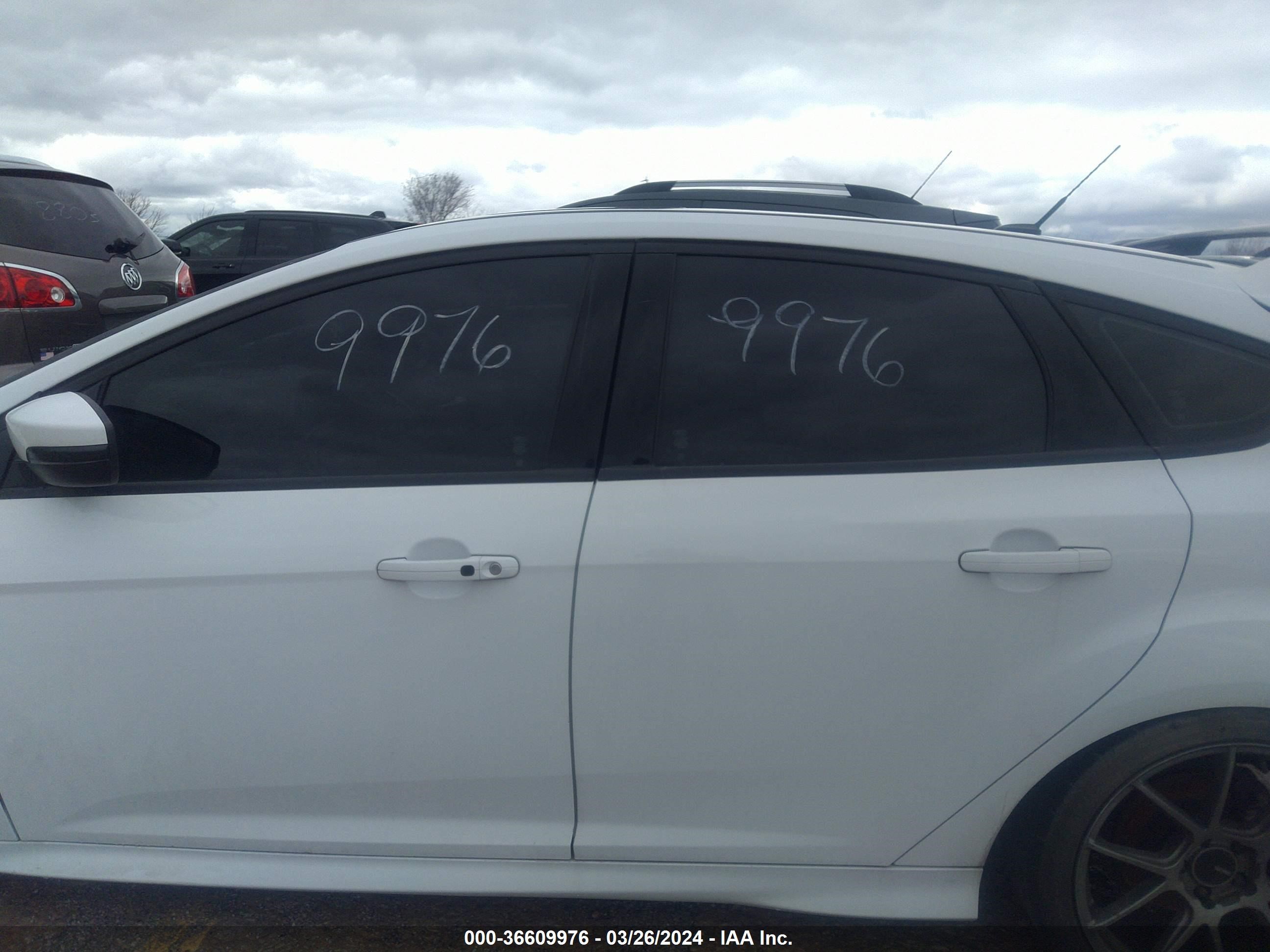 Photo 13 VIN: 1FADP3L96GL292387 - FORD FOCUS ST 