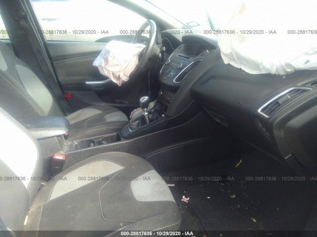 Photo 4 VIN: 1FADP3L96HL310288 - FORD FOCUS 