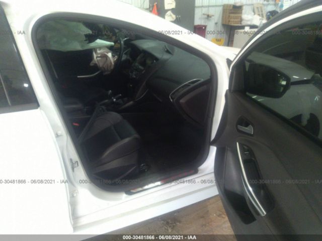 Photo 4 VIN: 1FADP3L97EL330237 - FORD FOCUS 