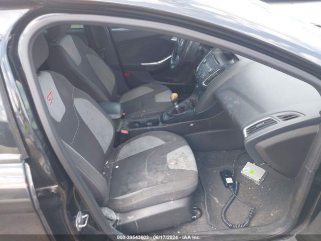 Photo 4 VIN: 1FADP3L97FL374661 - FORD FOCUS 