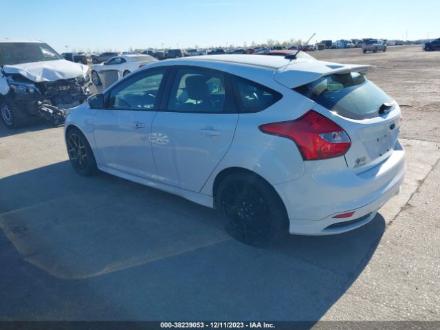 Photo 2 VIN: 1FADP3L98DL209604 - FORD FOCUS 