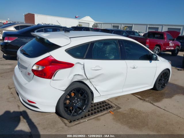 Photo 5 VIN: 1FADP3L98DL209604 - FORD FOCUS 