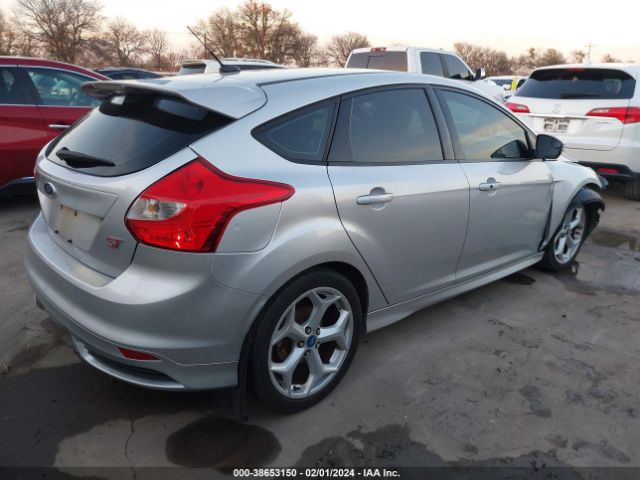 Photo 3 VIN: 1FADP3L98DL284061 - FORD FOCUS ST 