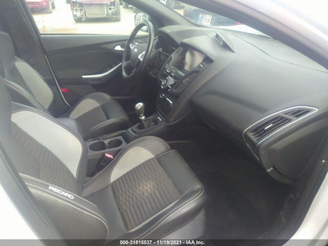 Photo 4 VIN: 1FADP3L98DL349510 - FORD FOCUS 