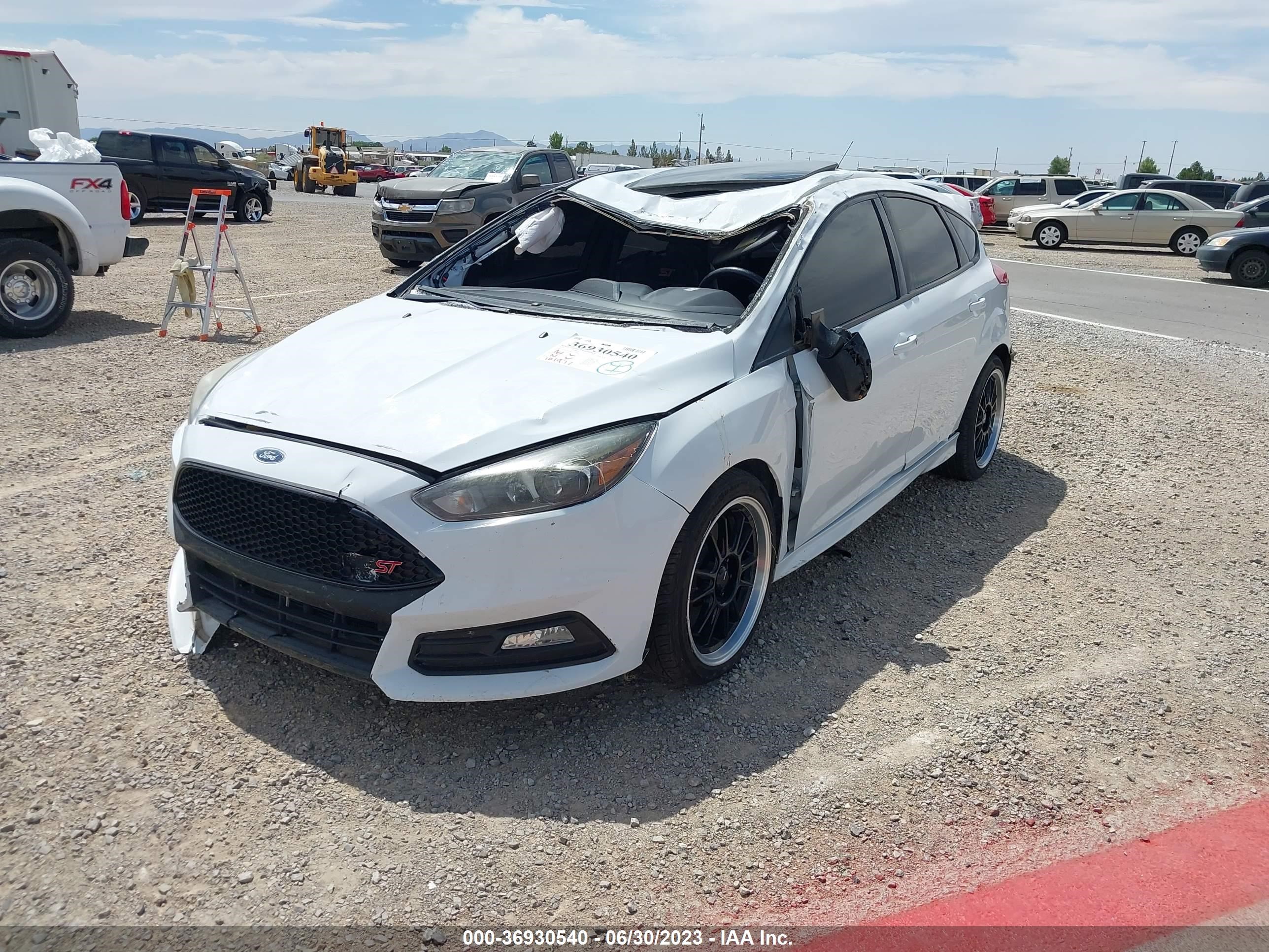 Photo 5 VIN: 1FADP3L98GL292083 - FORD FOCUS ST 