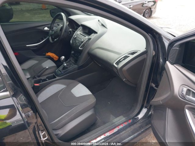 Photo 4 VIN: 1FADP3L98HL239109 - FORD FOCUS ST 