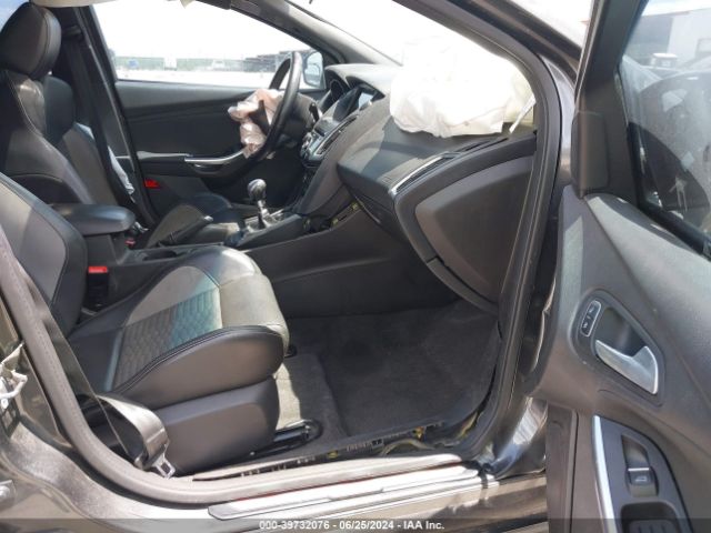 Photo 4 VIN: 1FADP3L98JL282368 - FORD FOCUS 