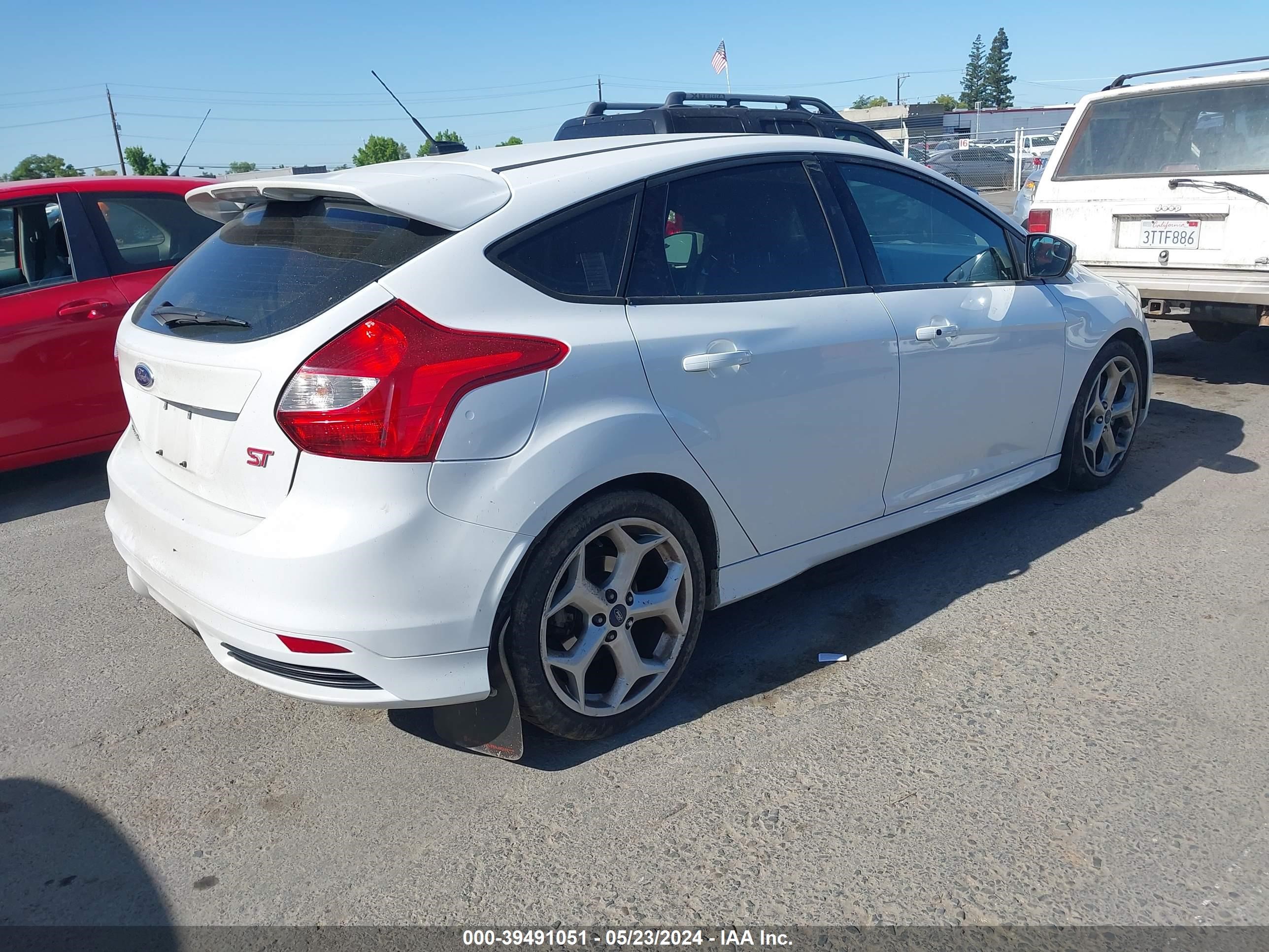 Photo 3 VIN: 1FADP3L99EL442974 - FORD FOCUS ST 