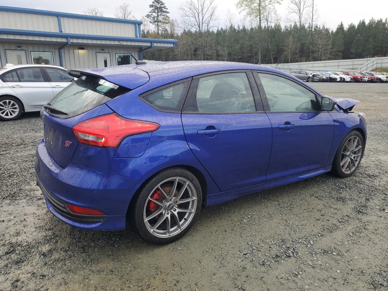 Photo 2 VIN: 1FADP3L99FL285755 - FORD FOCUS 