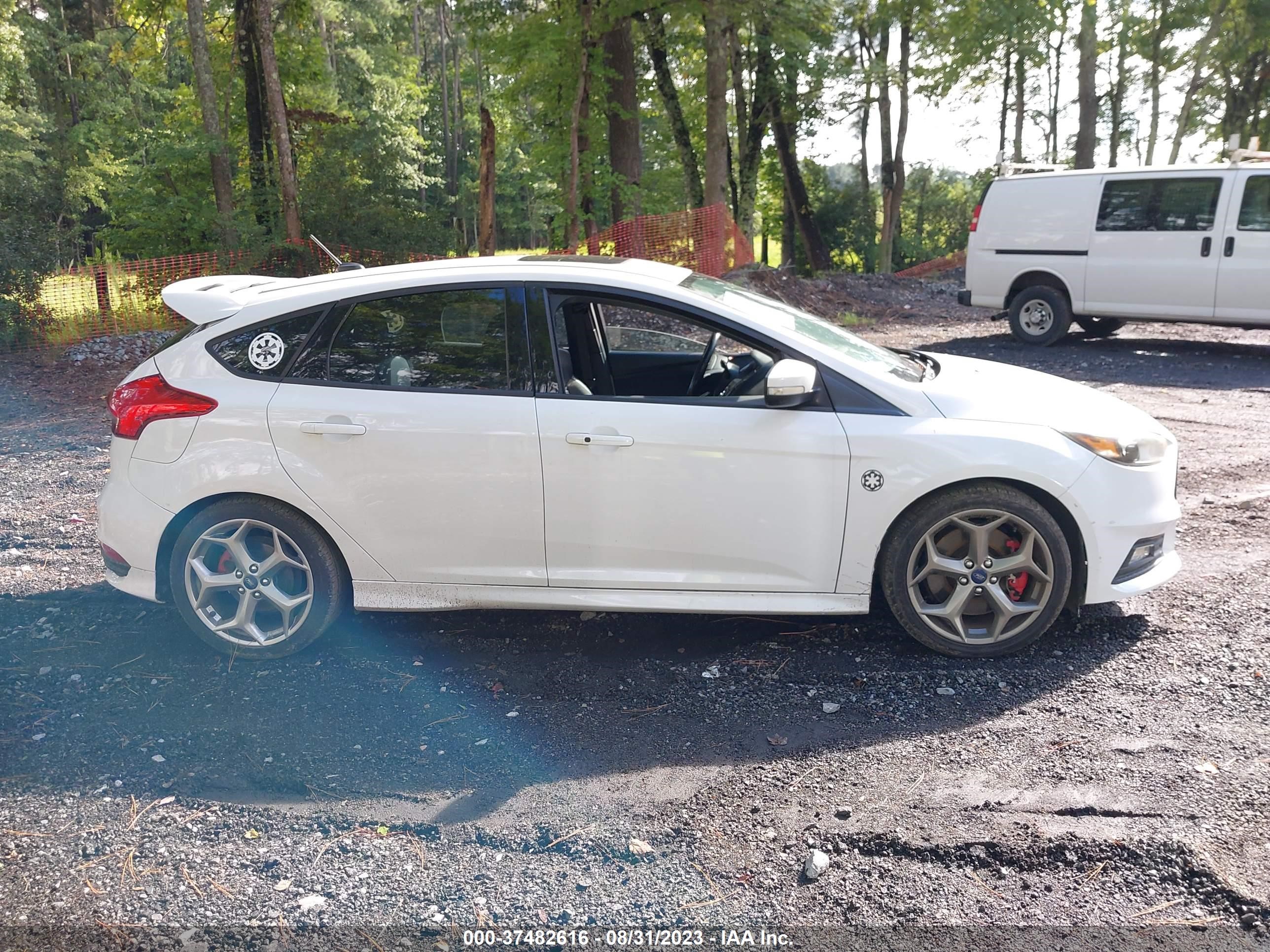 Photo 12 VIN: 1FADP3L99FL346005 - FORD FOCUS 