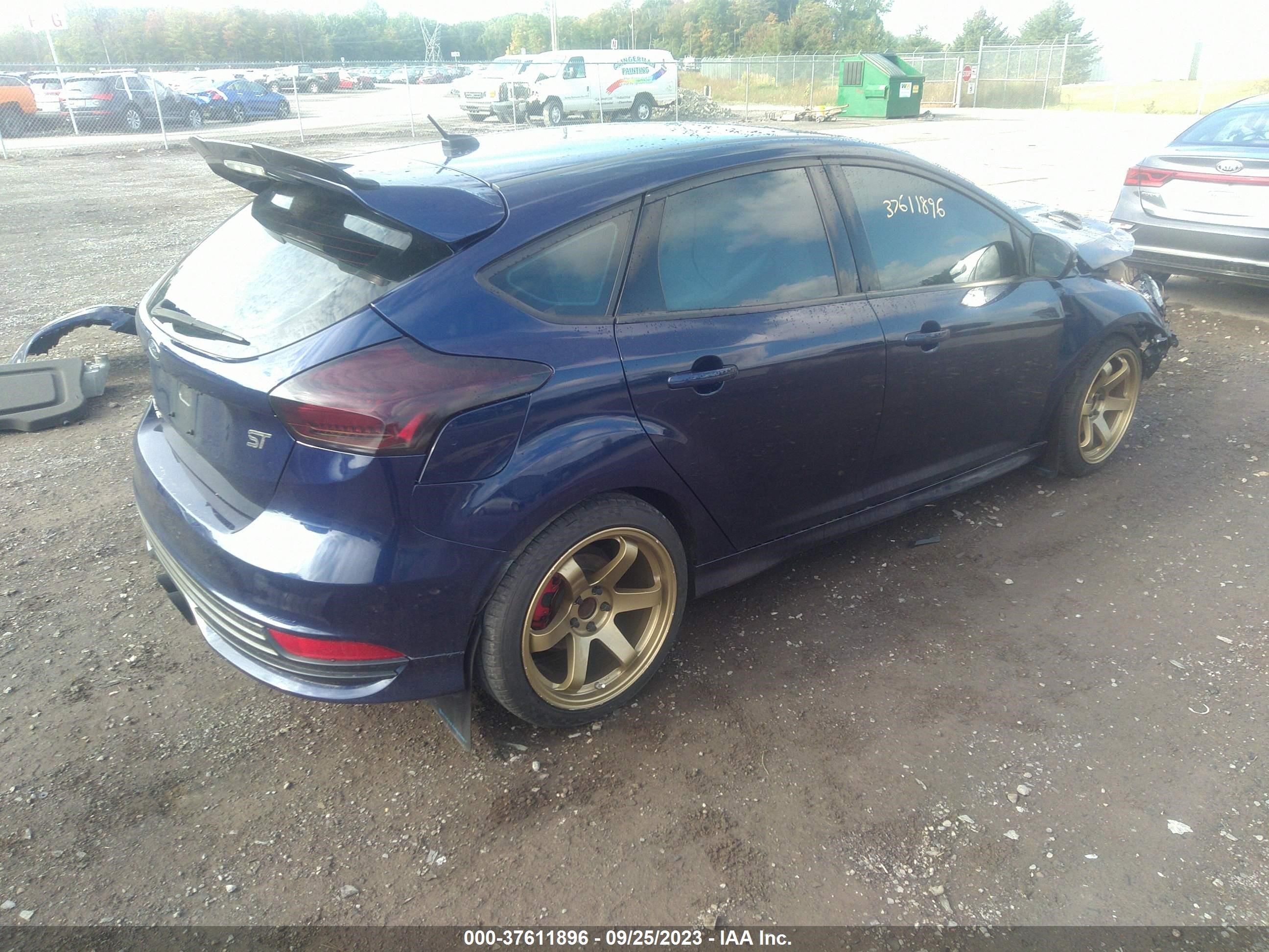 Photo 3 VIN: 1FADP3L99GL358334 - FORD FOCUS 