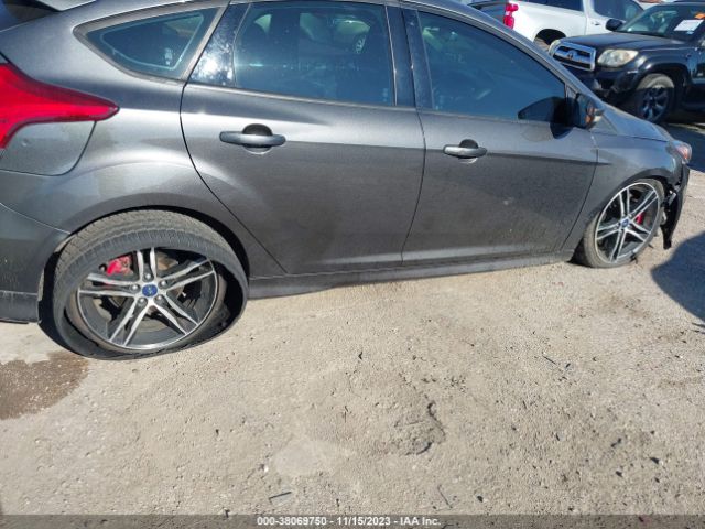 Photo 5 VIN: 1FADP3L99JL325373 - FORD FOCUS 