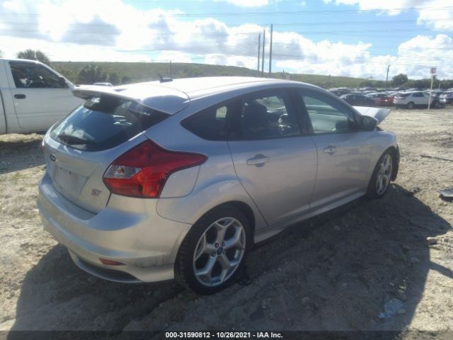 Photo 3 VIN: 1FADP3L9XDL142469 - FORD FOCUS 