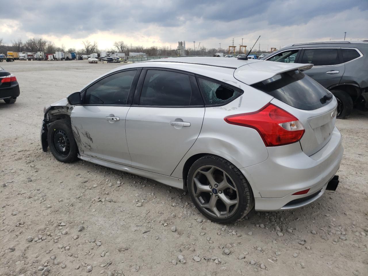 Photo 1 VIN: 1FADP3L9XEL175876 - FORD FOCUS 