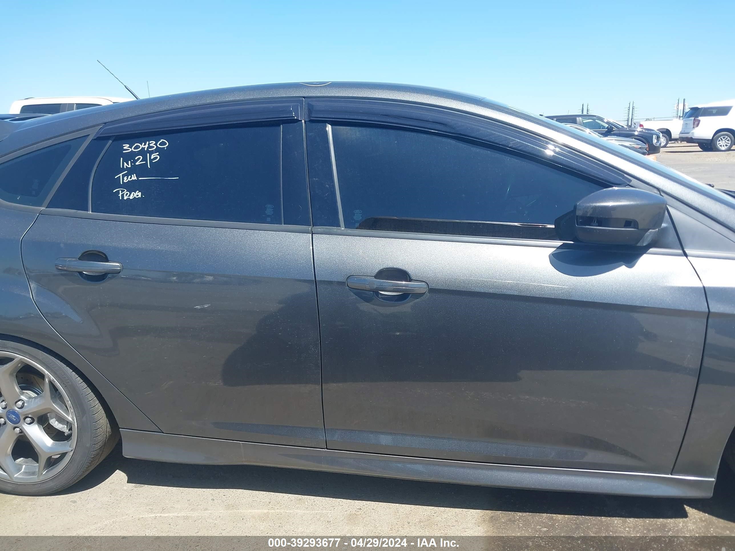 Photo 12 VIN: 1FADP3L9XHL223459 - FORD FOCUS ST 