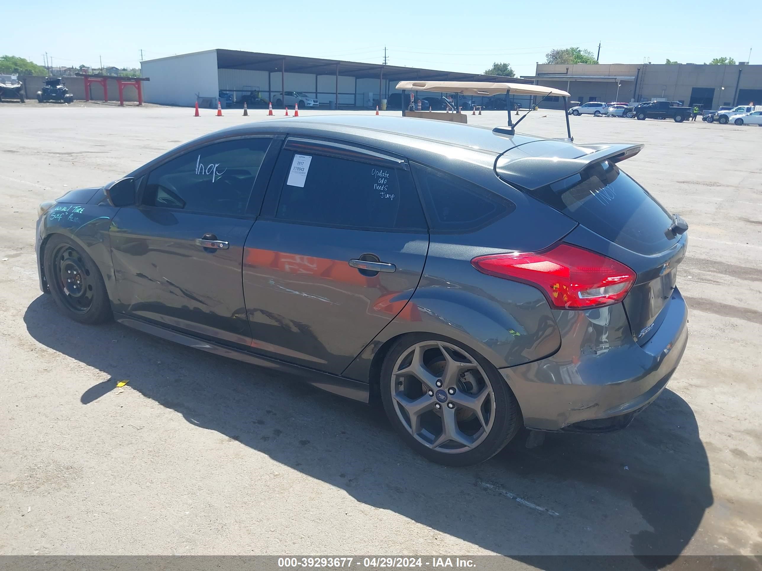 Photo 2 VIN: 1FADP3L9XHL223459 - FORD FOCUS ST 