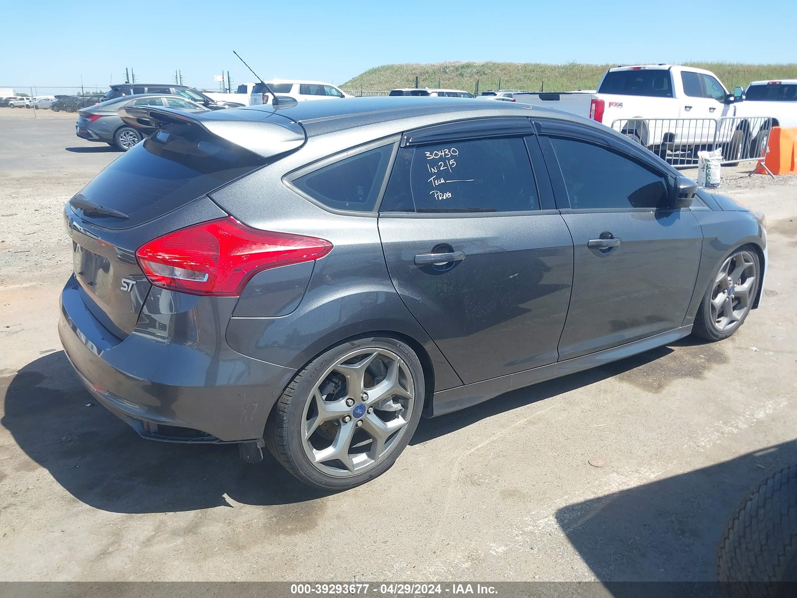 Photo 3 VIN: 1FADP3L9XHL223459 - FORD FOCUS ST 