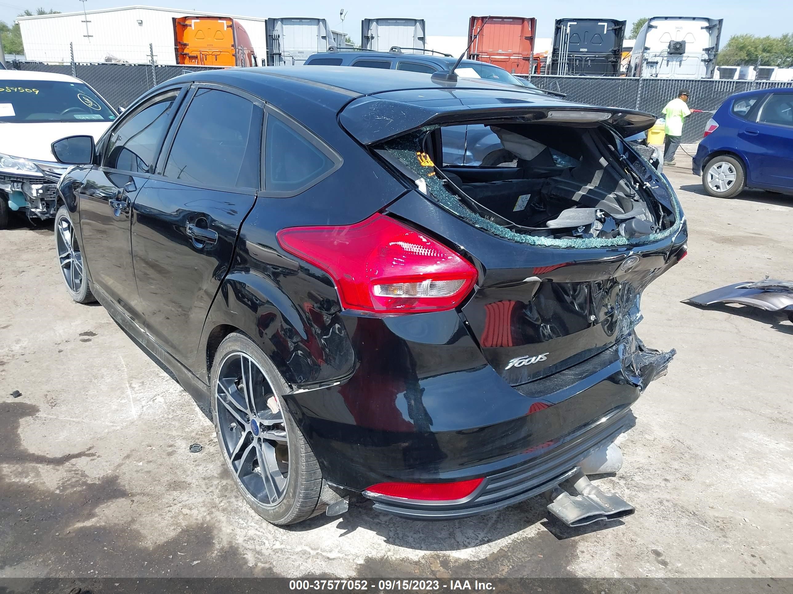 Photo 2 VIN: 1FADP3L9XJL259867 - FORD FOCUS ST 