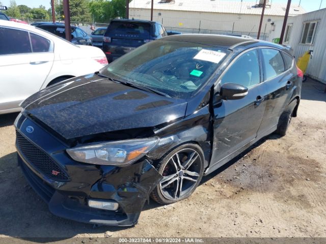 Photo 1 VIN: 1FADP3L9XJL323227 - FORD FOCUS 