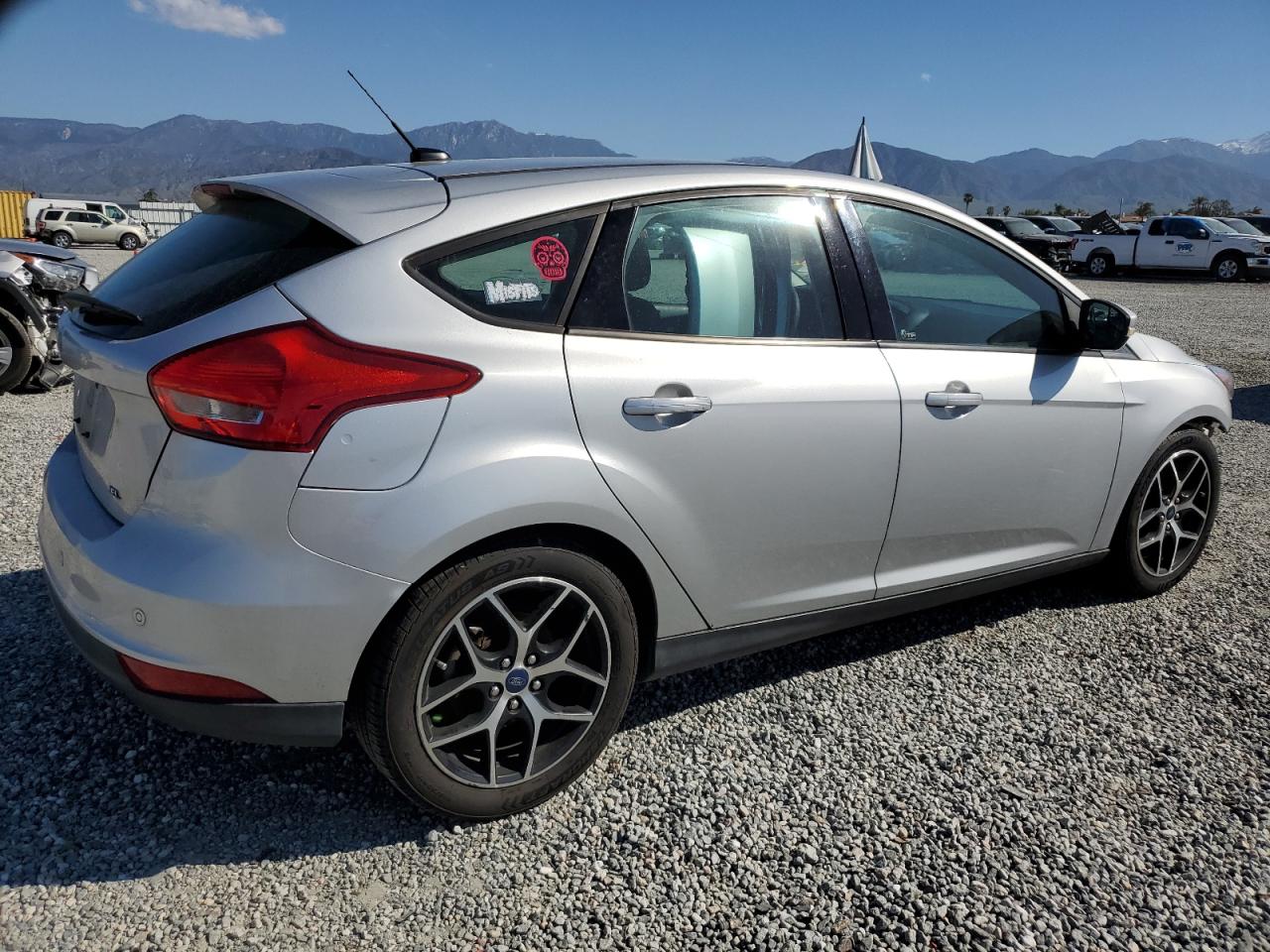 Photo 2 VIN: 1FADP3M20JL304316 - FORD FOCUS 