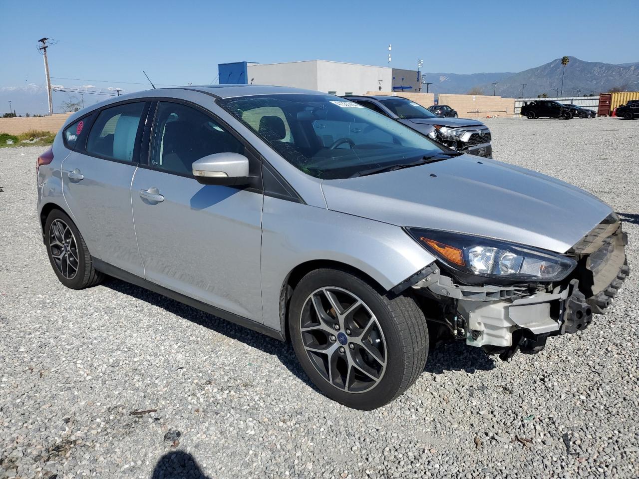 Photo 3 VIN: 1FADP3M20JL304316 - FORD FOCUS 