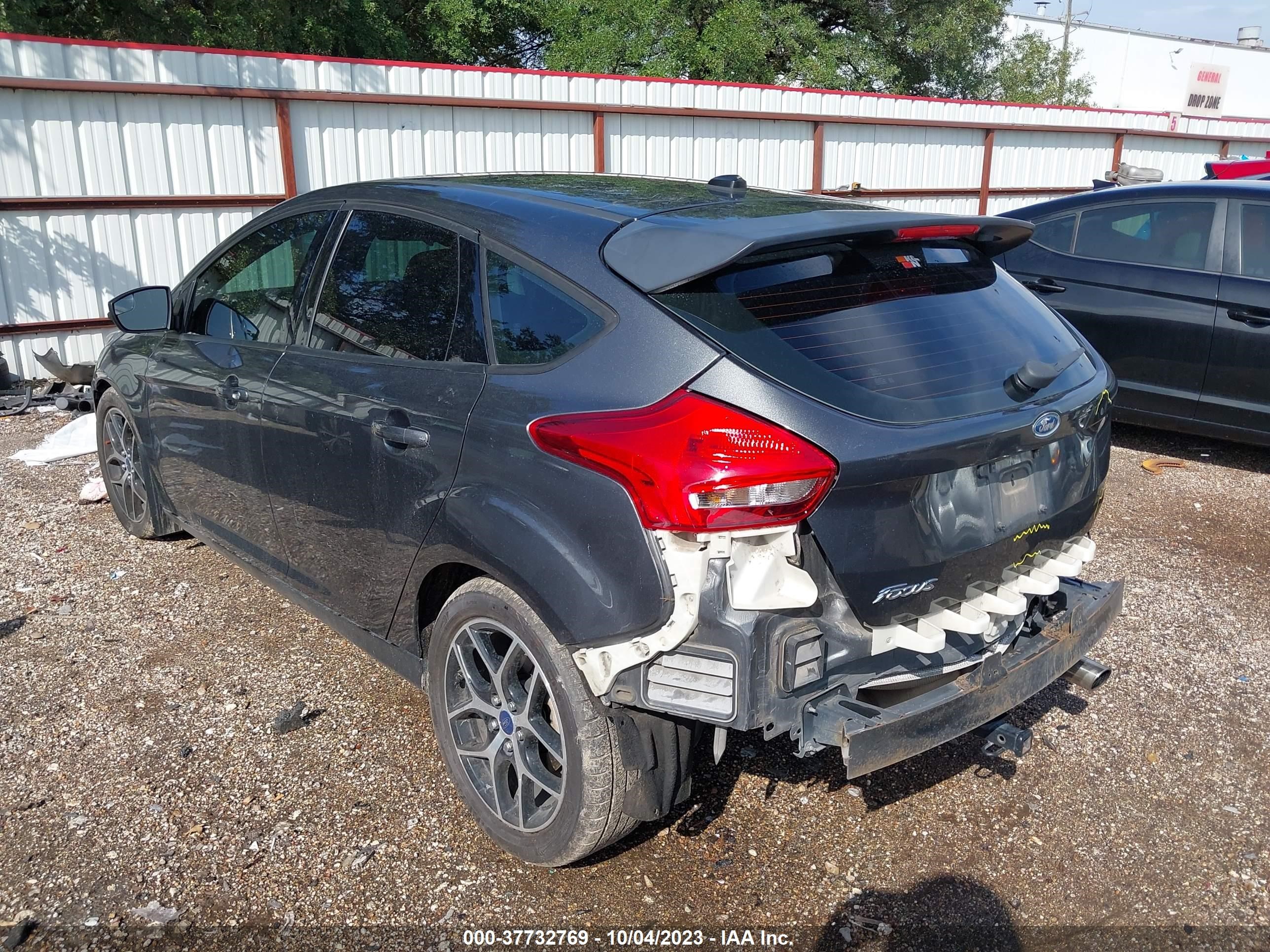 Photo 2 VIN: 1FADP3M22HL266730 - FORD FOCUS 