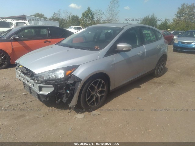 Photo 1 VIN: 1FADP3M24HL226133 - FORD FOCUS 