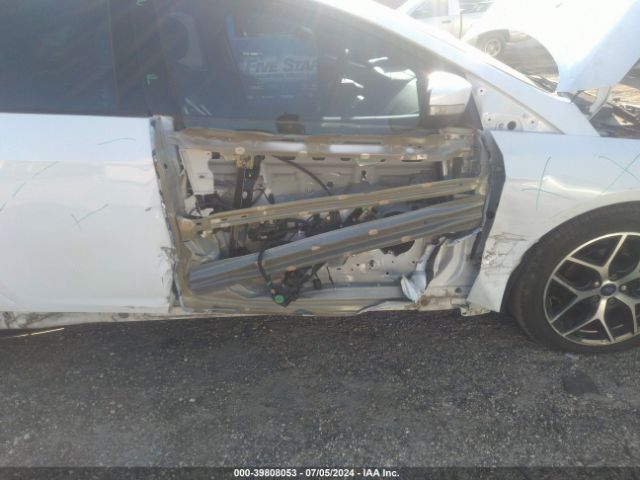 Photo 5 VIN: 1FADP3M26HL331370 - FORD FOCUS 