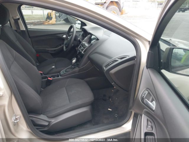 Photo 4 VIN: 1FADP3M28HL221453 - FORD FOCUS 