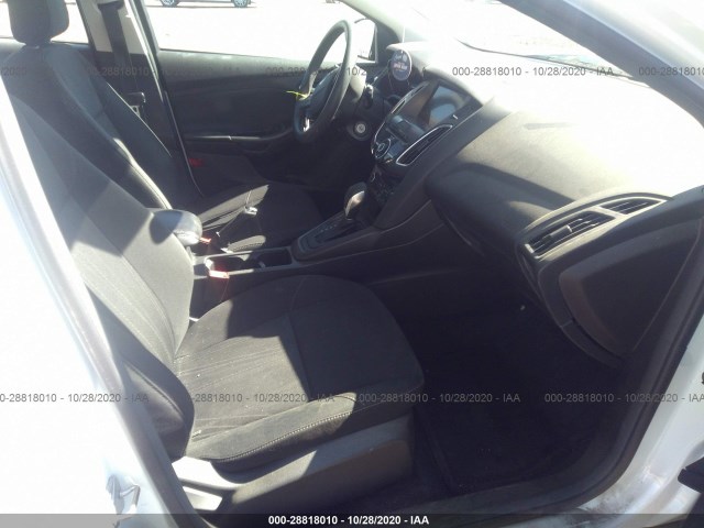 Photo 4 VIN: 1FADP3M28JL249517 - FORD FOCUS 