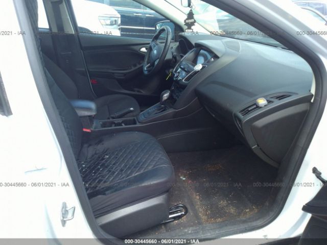 Photo 4 VIN: 1FADP3M29HL243946 - FORD FOCUS 