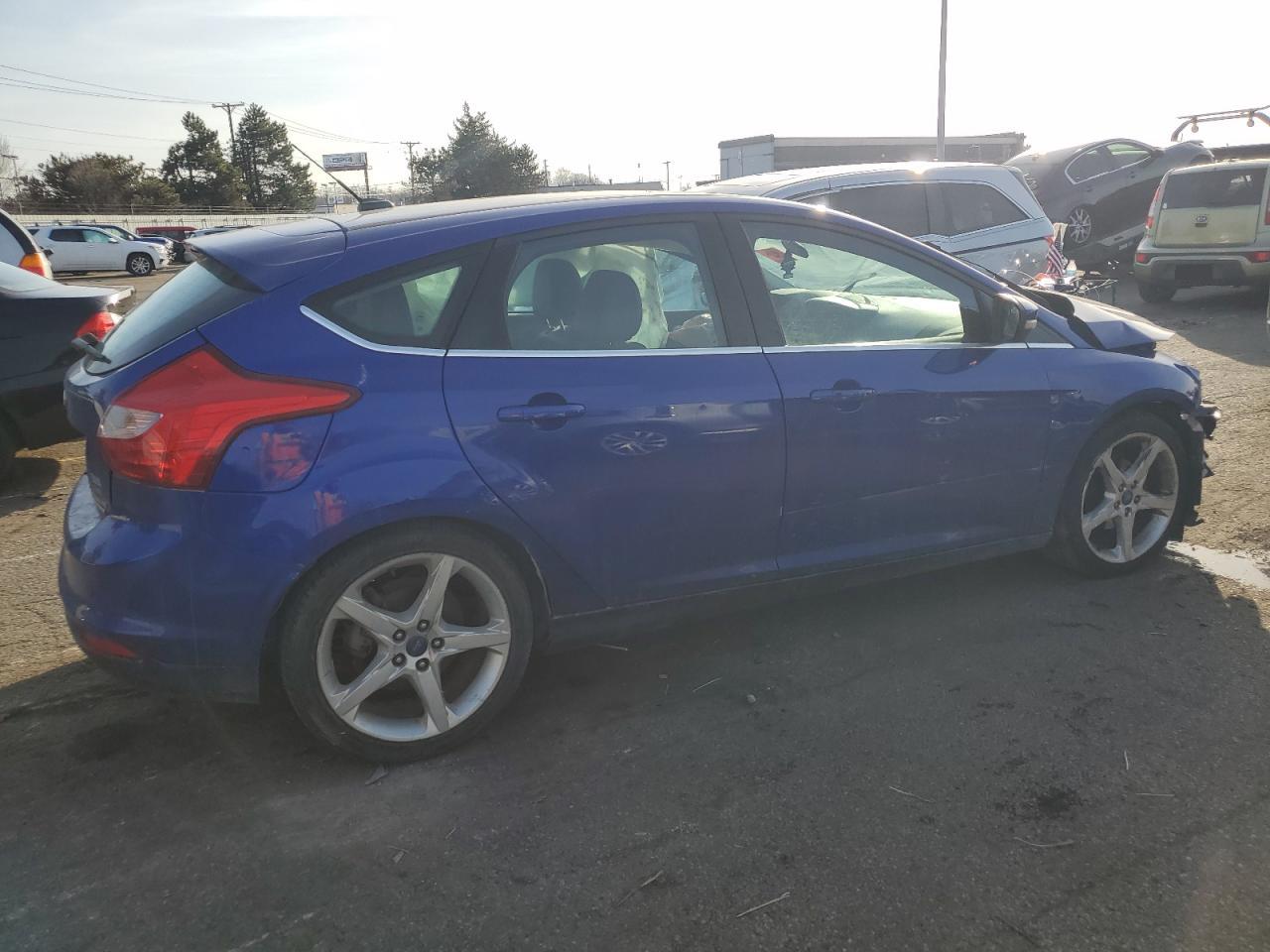 Photo 2 VIN: 1FADP3N20EL179581 - FORD FOCUS 