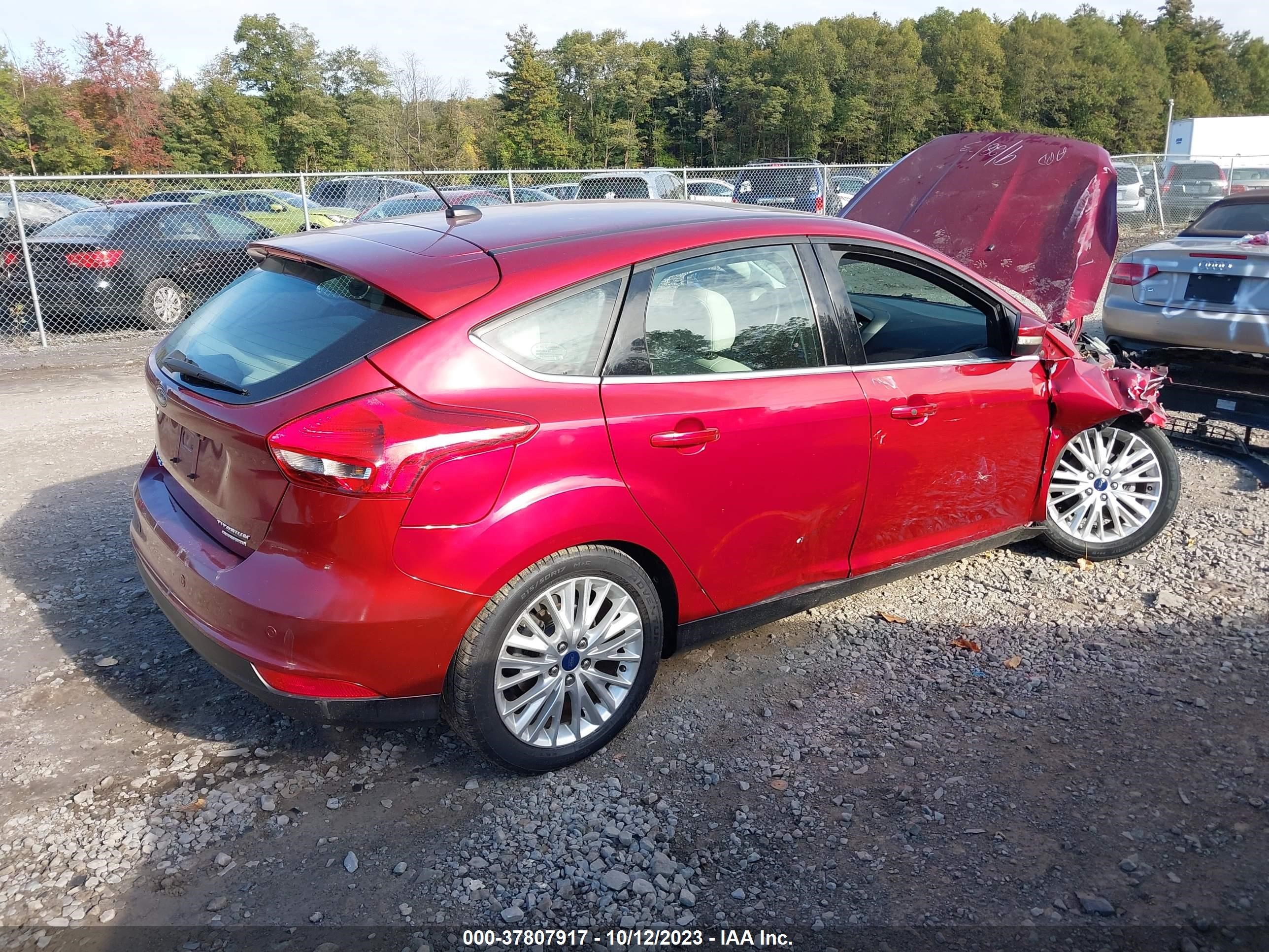 Photo 3 VIN: 1FADP3N20FL323616 - FORD FOCUS 