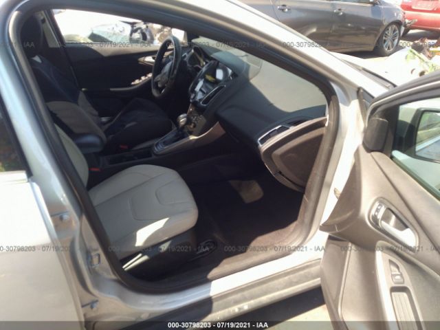 Photo 4 VIN: 1FADP3N20HL268524 - FORD FOCUS 