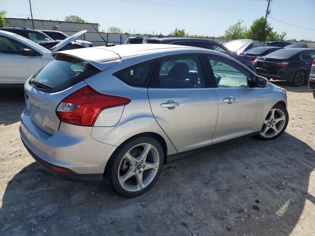 Photo 2 VIN: 1FADP3N22DL270074 - FORD FOCUS 