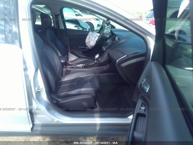 Photo 4 VIN: 1FADP3N22JL244103 - FORD FOCUS 