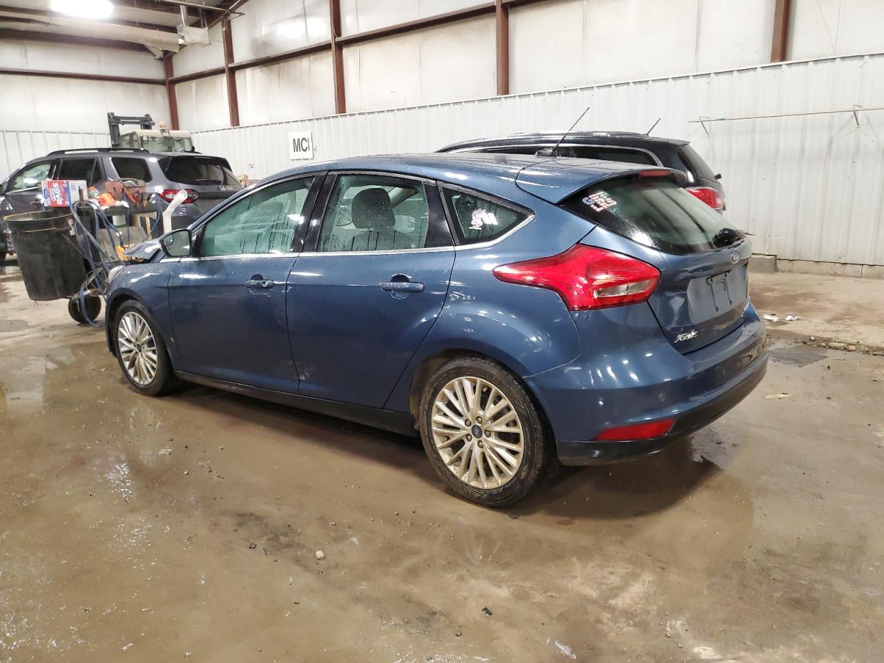 Photo 1 VIN: 1FADP3N22JL326008 - FORD FOCUS 