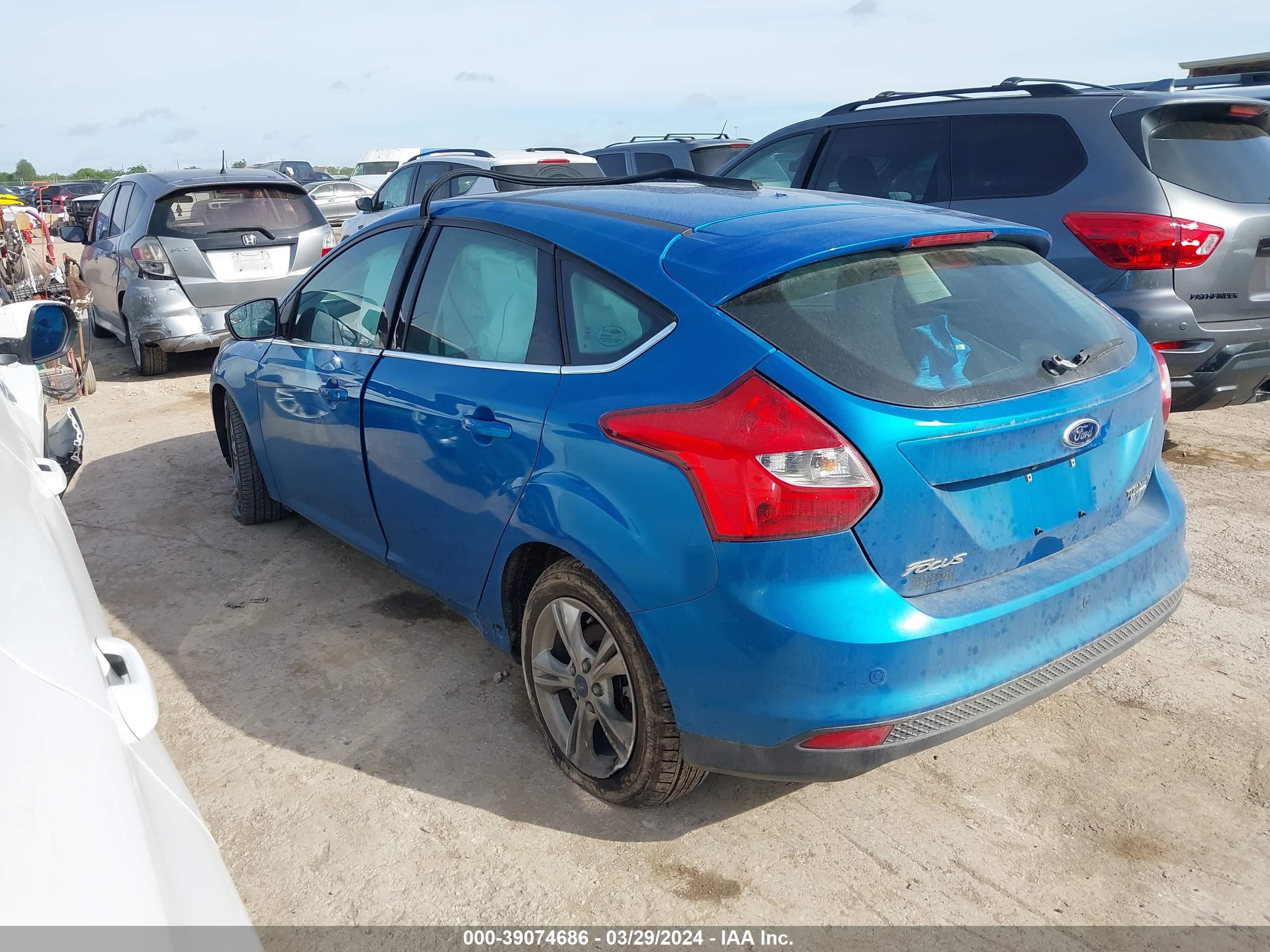 Photo 2 VIN: 1FADP3N23DL255020 - FORD FOCUS 