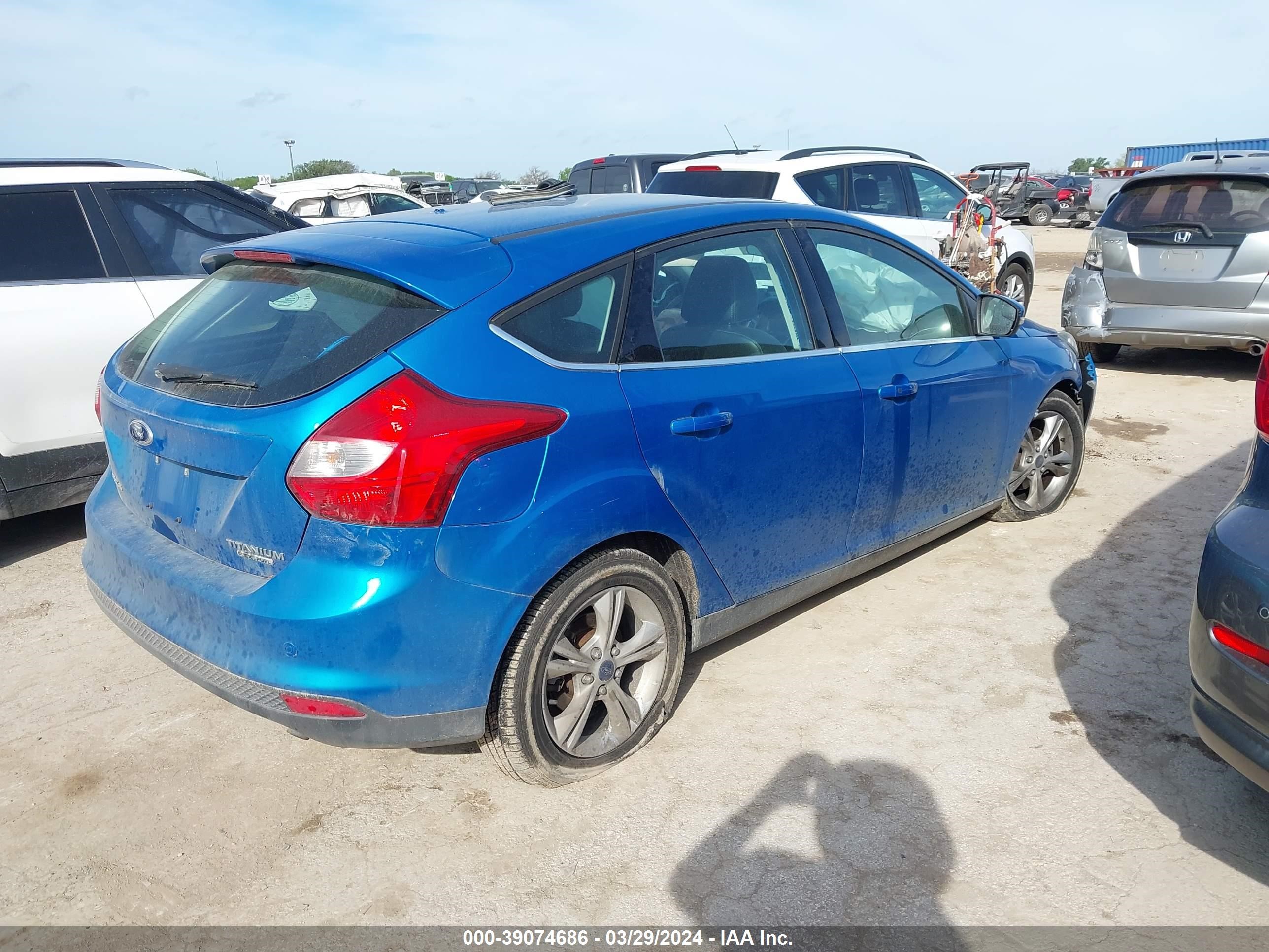 Photo 3 VIN: 1FADP3N23DL255020 - FORD FOCUS 