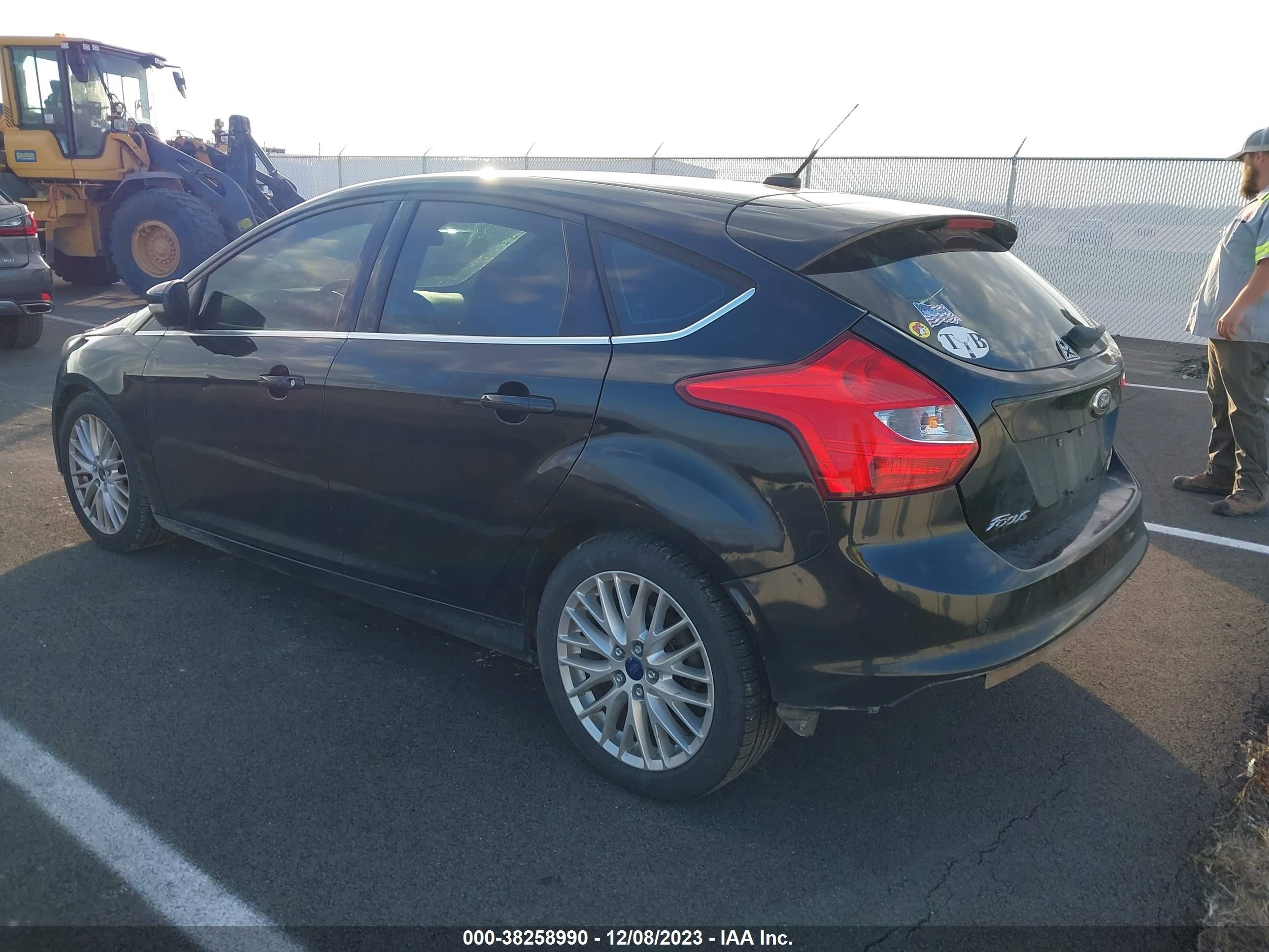 Photo 2 VIN: 1FADP3N23EL347584 - FORD FOCUS 