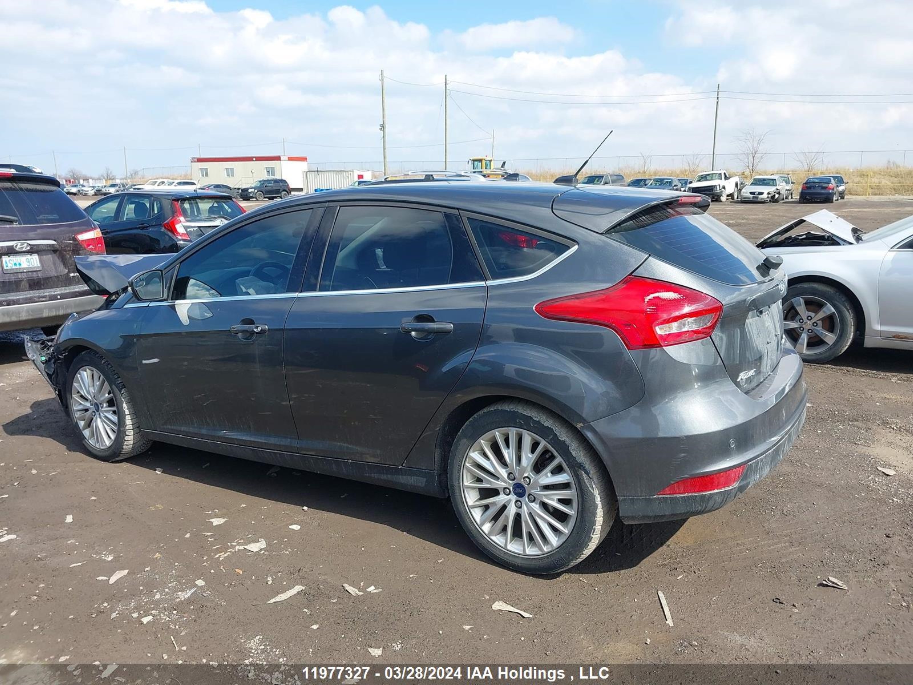 Photo 2 VIN: 1FADP3N23HL265617 - FORD FOCUS 