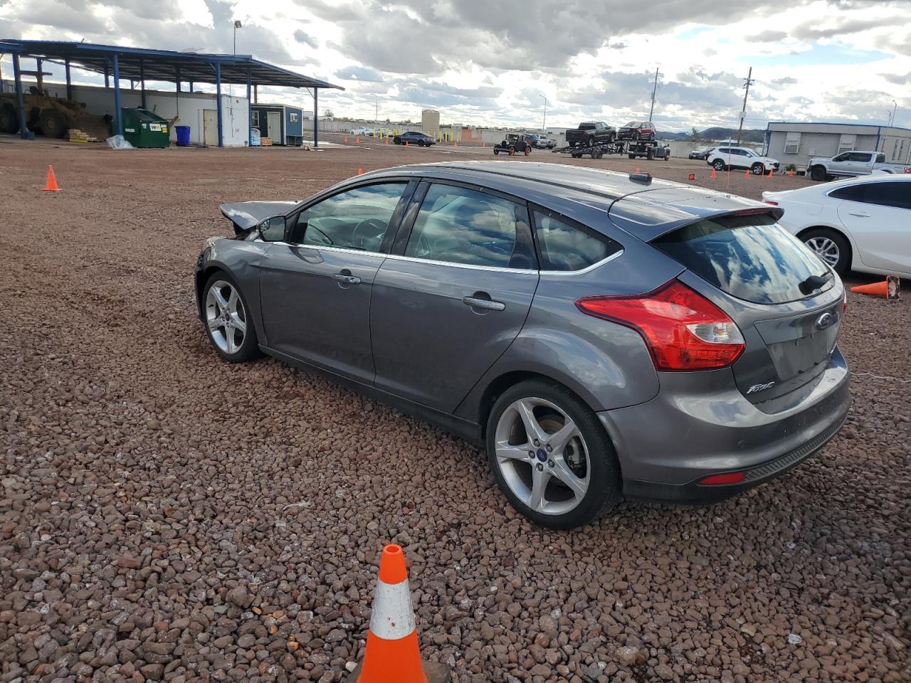 Photo 1 VIN: 1FADP3N24DL252028 - FORD FOCUS 