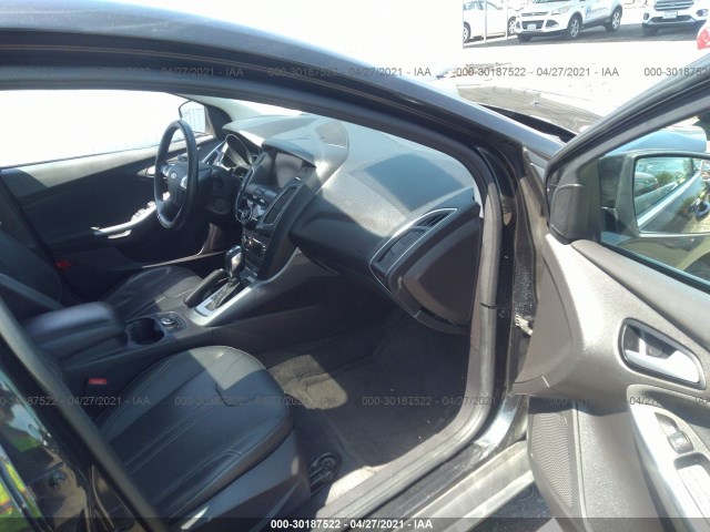 Photo 4 VIN: 1FADP3N24EL135910 - FORD FOCUS 